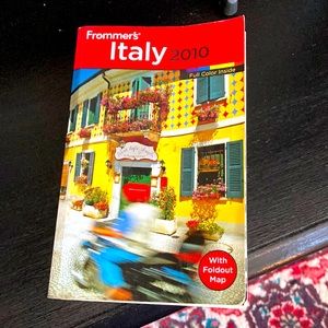 Frommers italy 2010. Lots of maps color pictures.